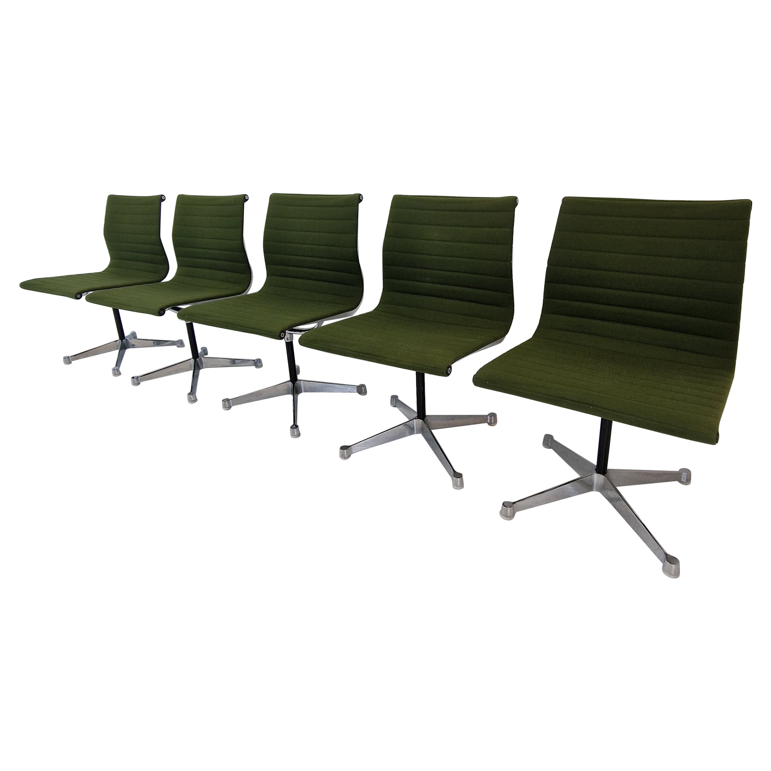 Set of 5 Model EA 105 Chairs by Eames for Herman Miller, 1970's For Sale