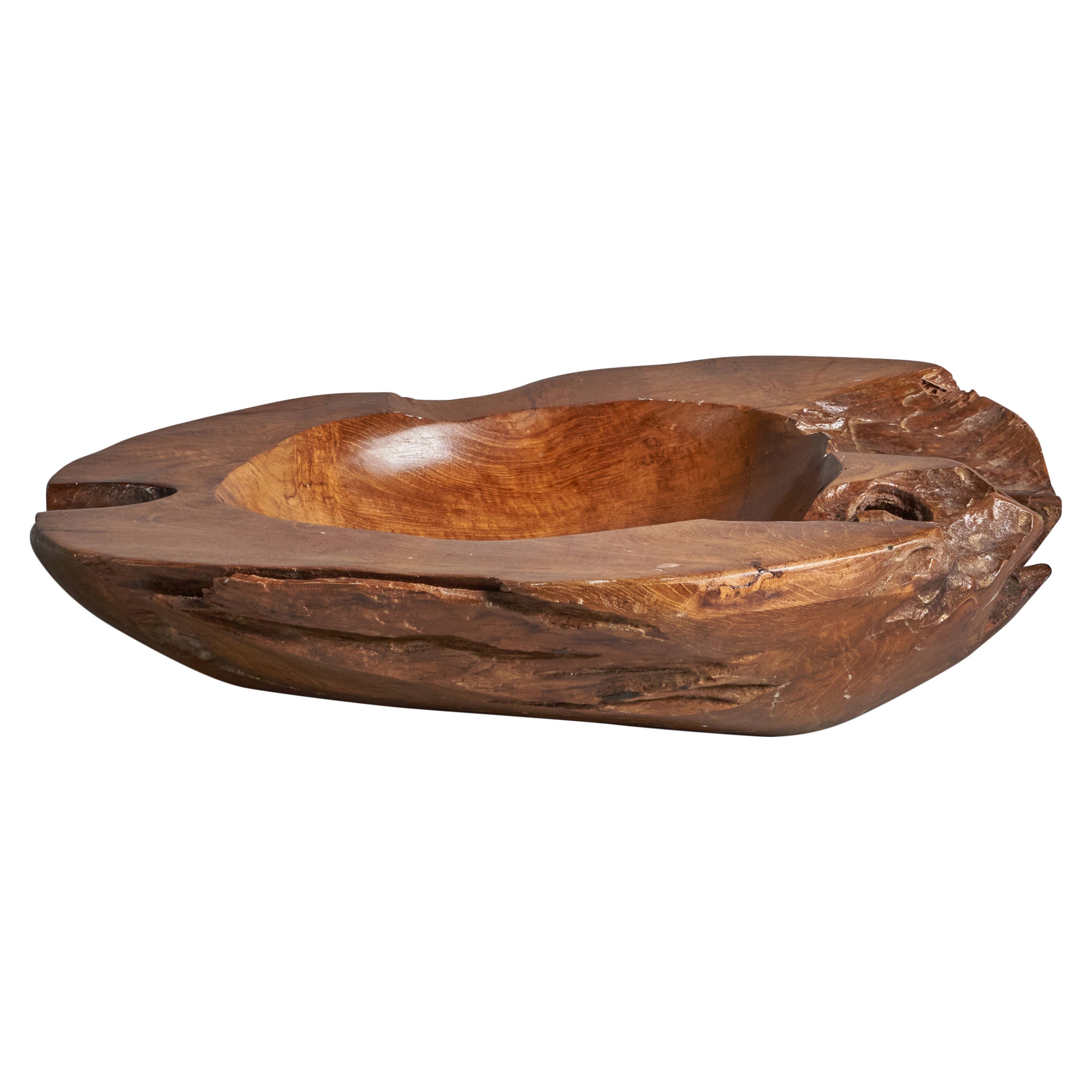 American Craft, Sizeable Freeform Bowl, Walnut, USA, 1960s For Sale