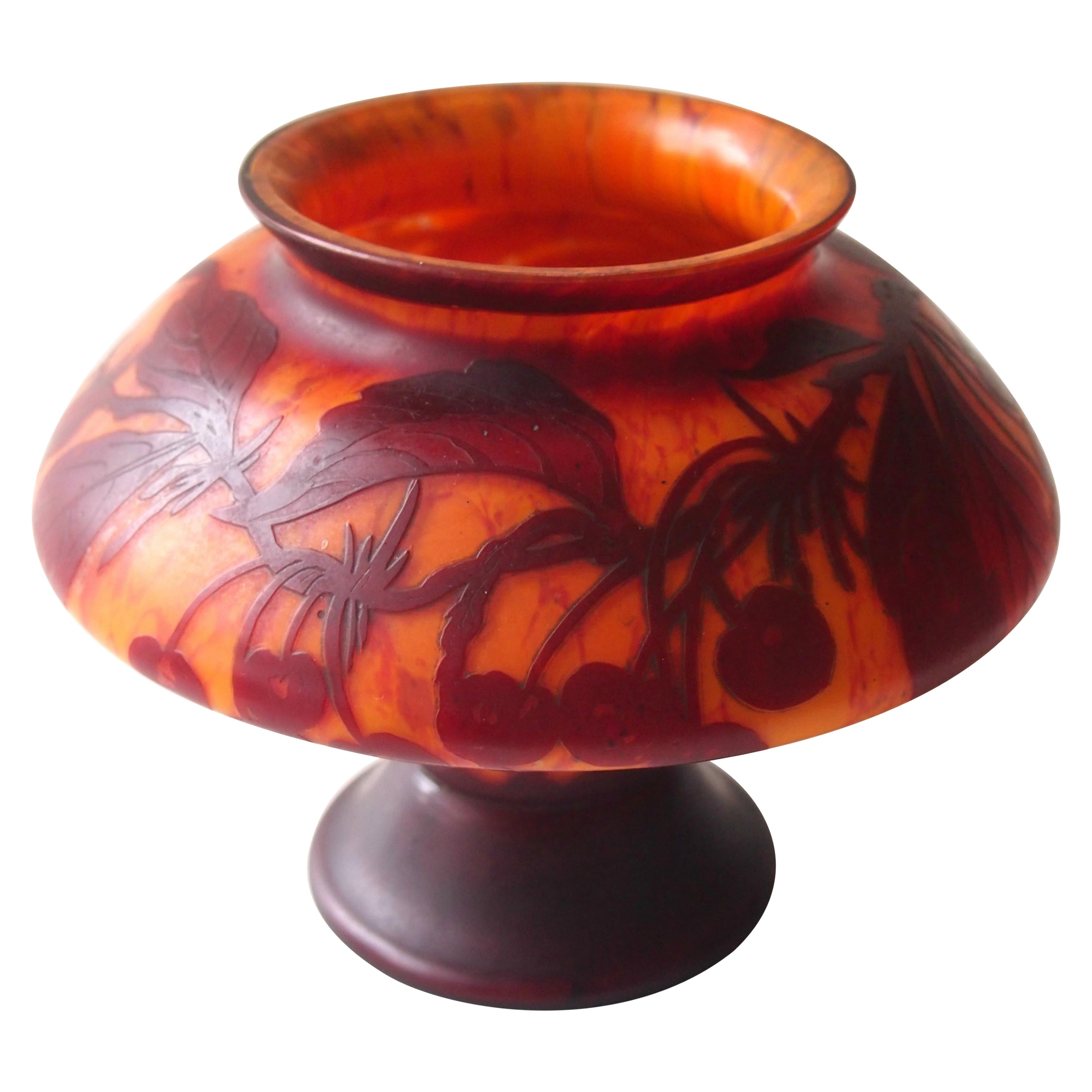 Czech Kralik Art Deco D'Aurys Signed Cameo Glass Vase circa 1925 For Sale