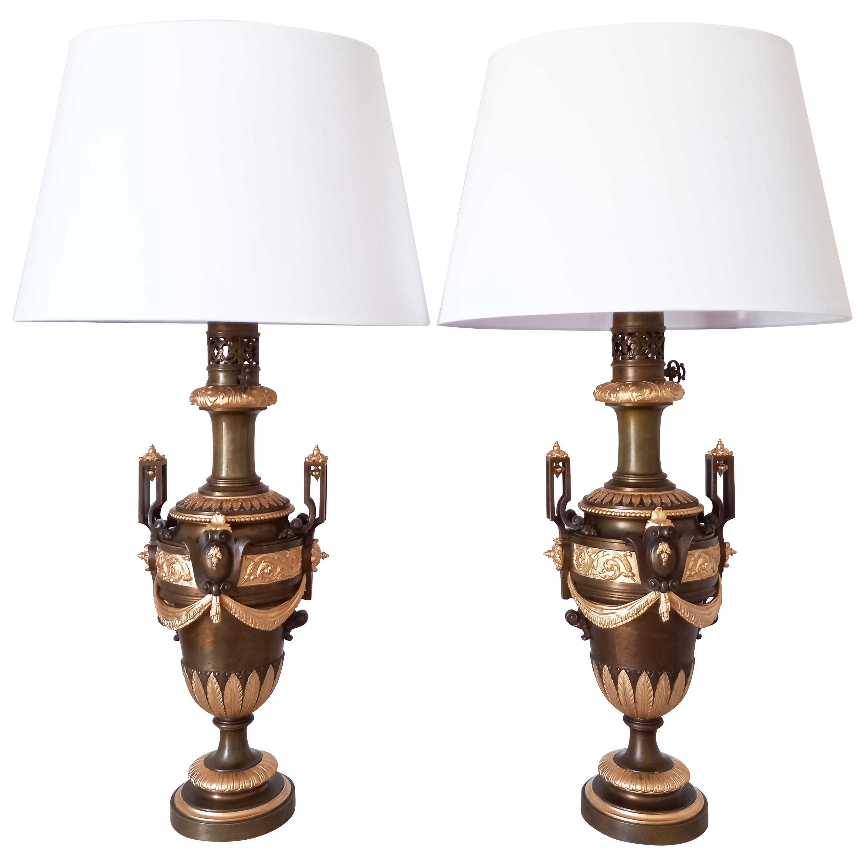 Pair of antique style bronze lamps, France 19th century For Sale