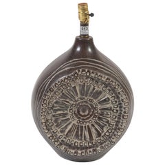 Brutalistische Keramik-Tischlampe aus der Jahrhundertmitte 