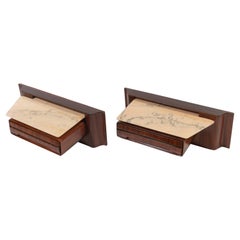 Paire de tables de chevet vintage suspendues en bois avec tiroir et étagère en albâtre