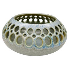 Blumentopf aus durchbrochener Keramik – Mossy Blau/Grün