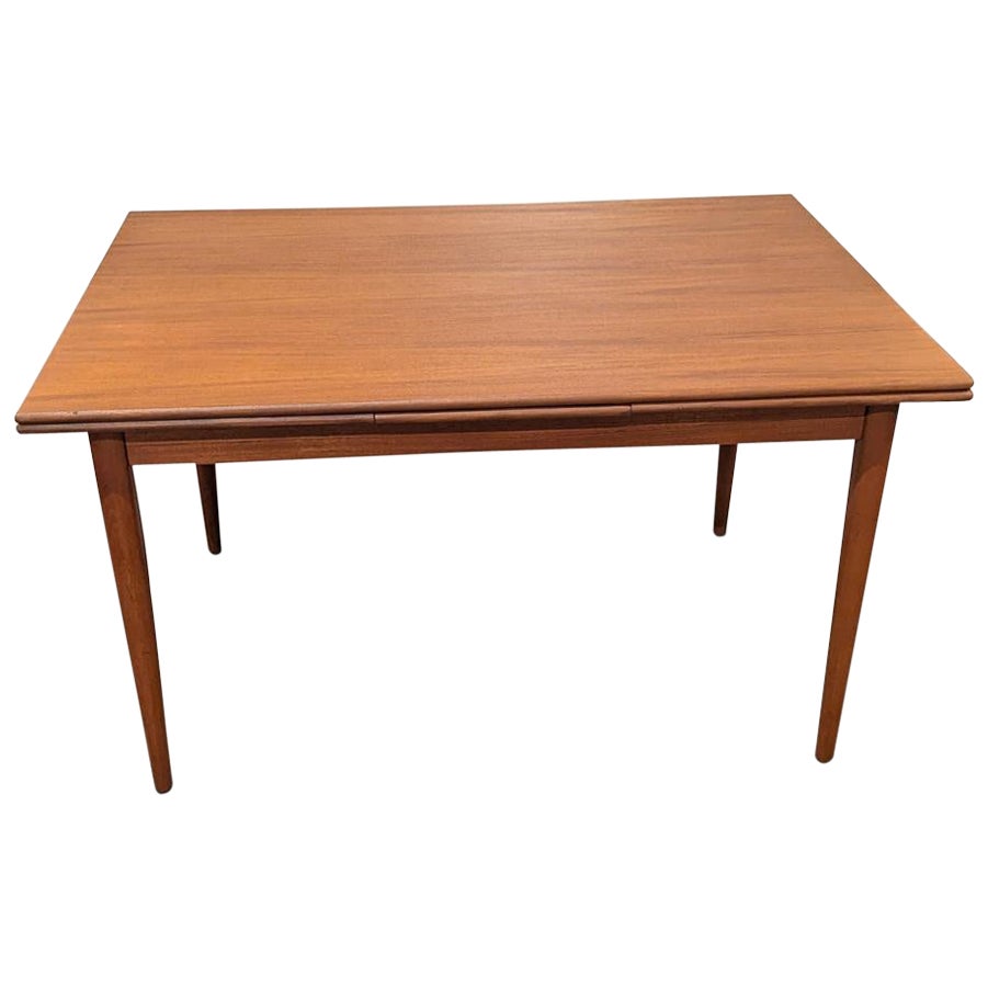 Vintage Danish Mid Century Dining Table w 2 Leaves 082395 For Sale at