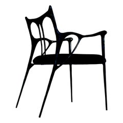 Chaise sculptée en laiton noir, Misaya