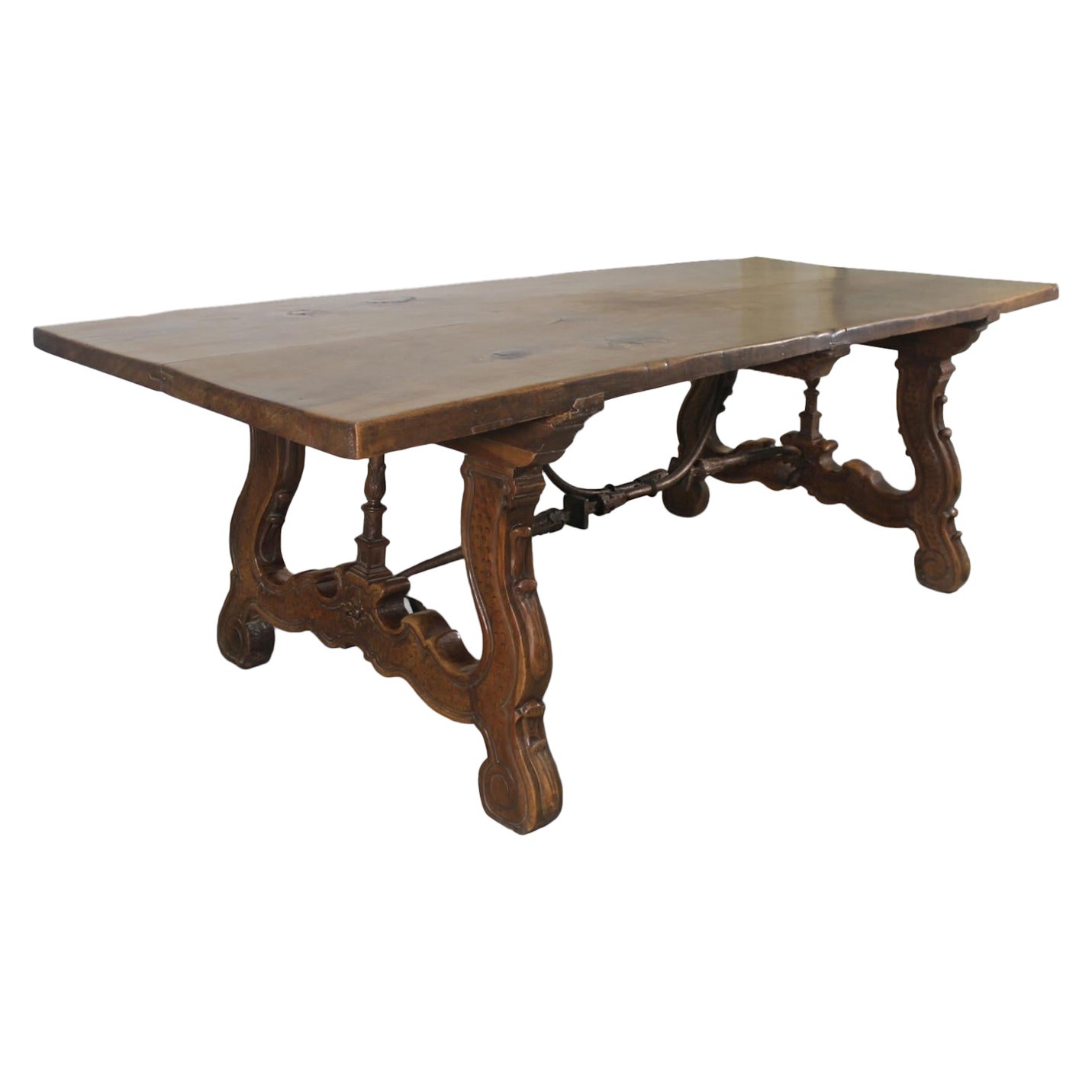 Spanischer Friar-Tisch im Liria-Stil aus Olivenbaumholz und Eisen, s. XVIII im Angebot