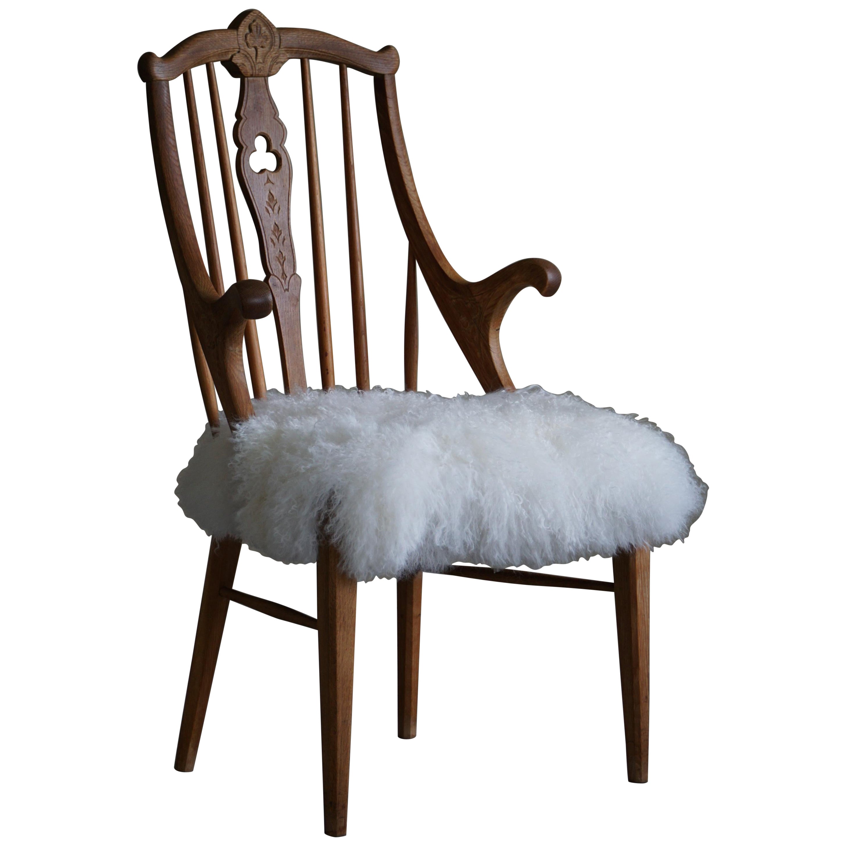 Fauteuil en Oak Oak massif, retapissé en laine d'agneau, milieu du siècle danois, années 1950