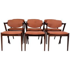 Retro Set of 6 Dining Room Chairs Model 42 in Rosewood By Kai Kristiansen 