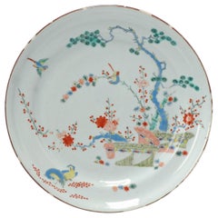 Plato Kakiemon de Porcelana China del Periodo Kangxi Decorado en Holandés, Siglo XVIII