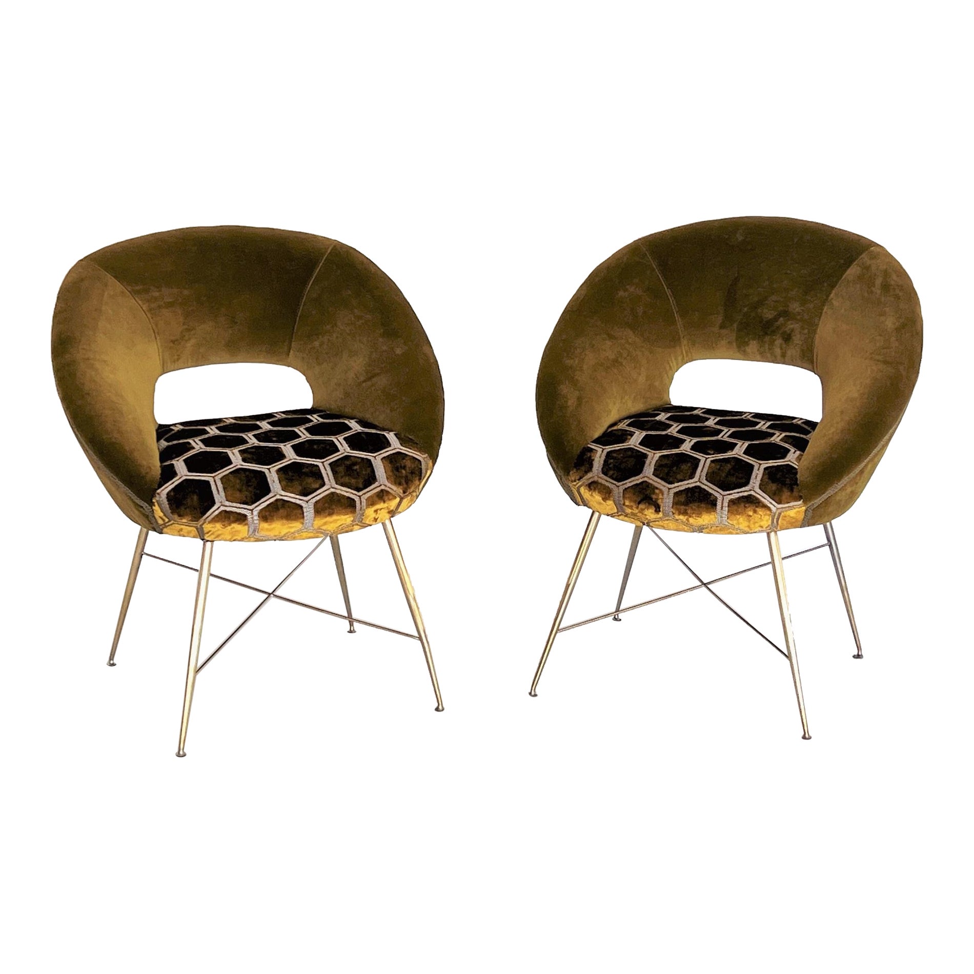Silvio Cavatorta Pair of Chairs with Brass Legs Re-upholstered in Velvet, 1950s For Sale