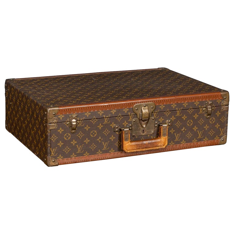Louis Vuitton Bisten 70 Suitcase Trunk Black Epi Leather, France 1970s For  Sale at 1stDibs