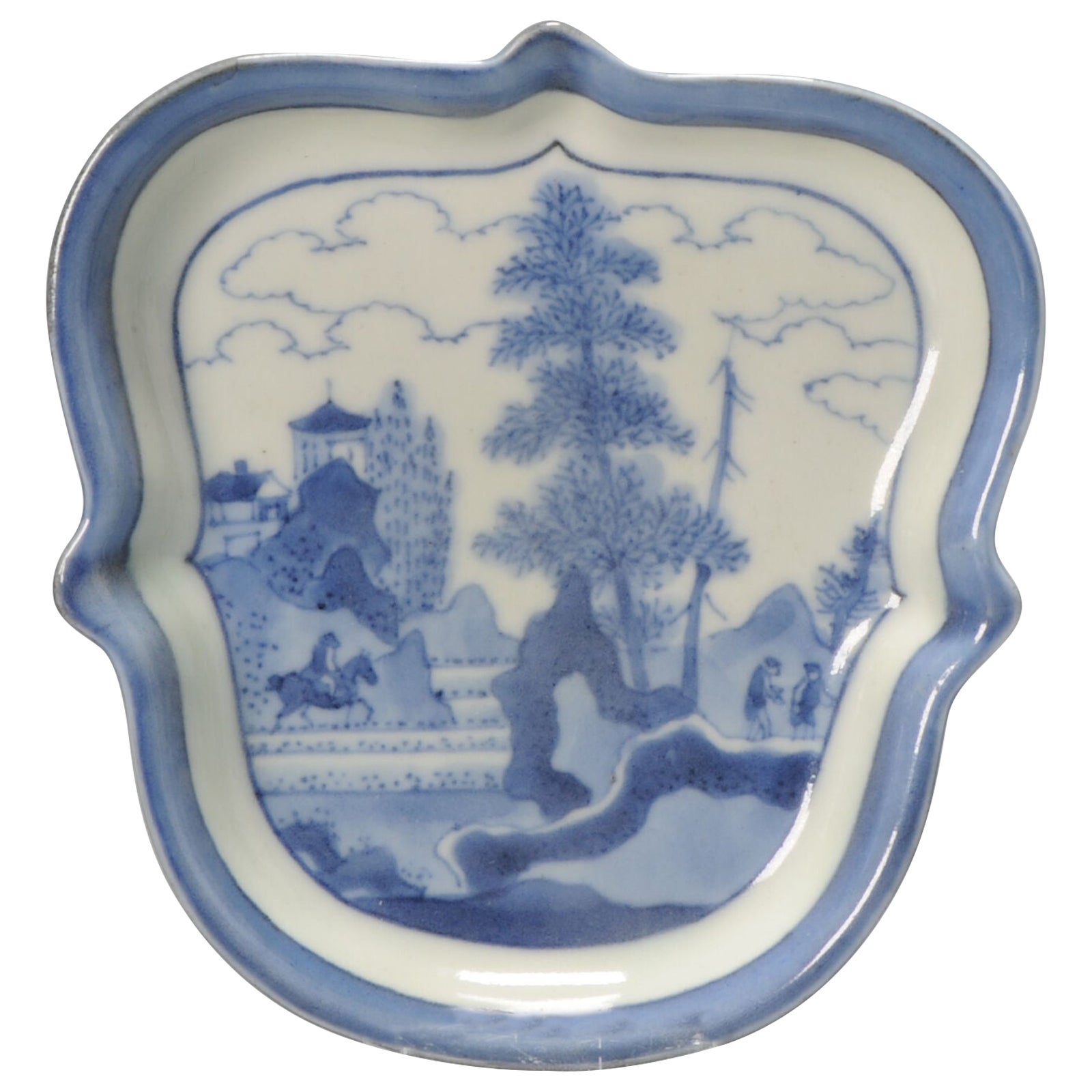 Antique Japanese Arita Frederik Van Frytom Style Porcelain Dish, c.1700 For Sale