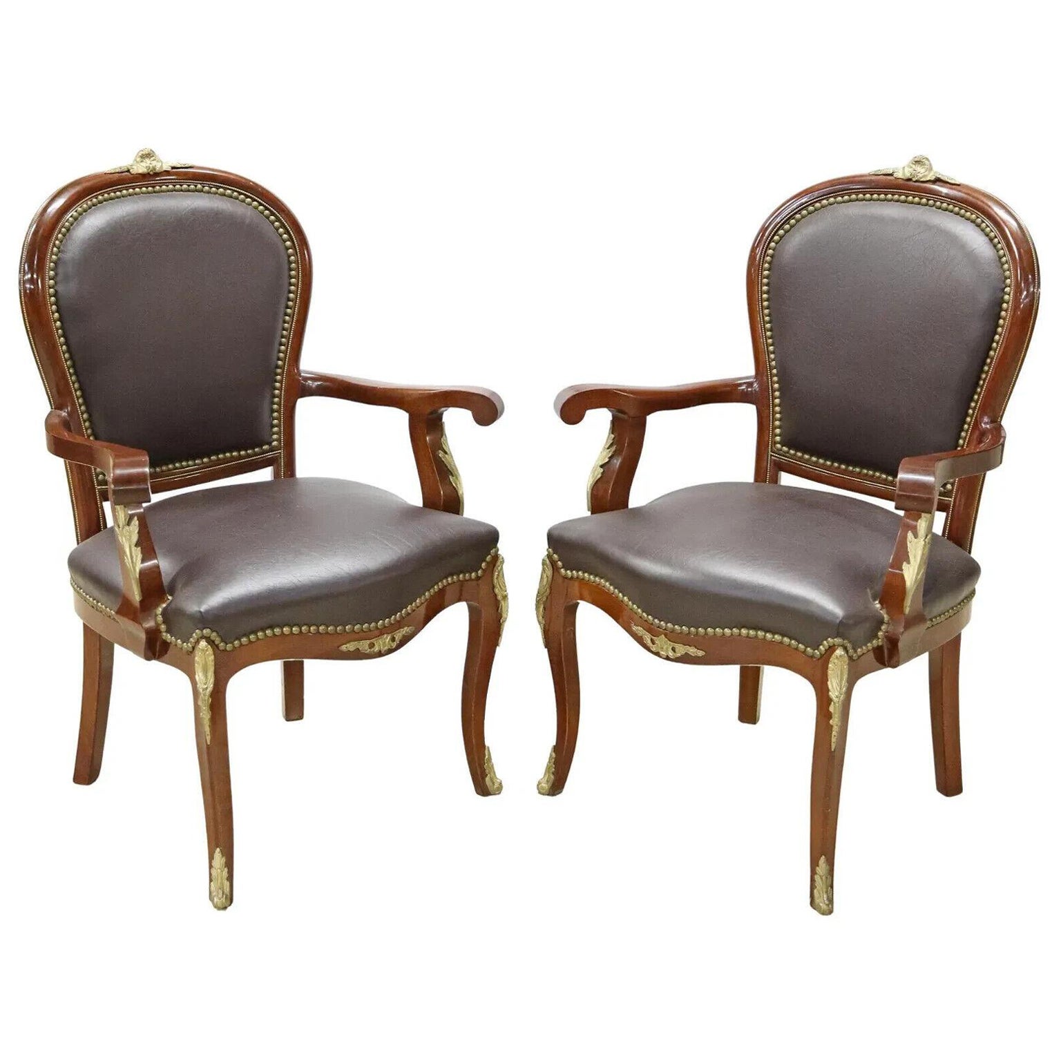 20ème siècle, Vintage, (2) Fauteuils de style Louis XV noirs, tapissés, têtes de clous, en vente