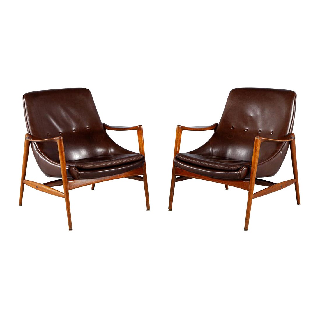 Pair of Mid-Century Modern Danish Leather Arm Chairs For Sale