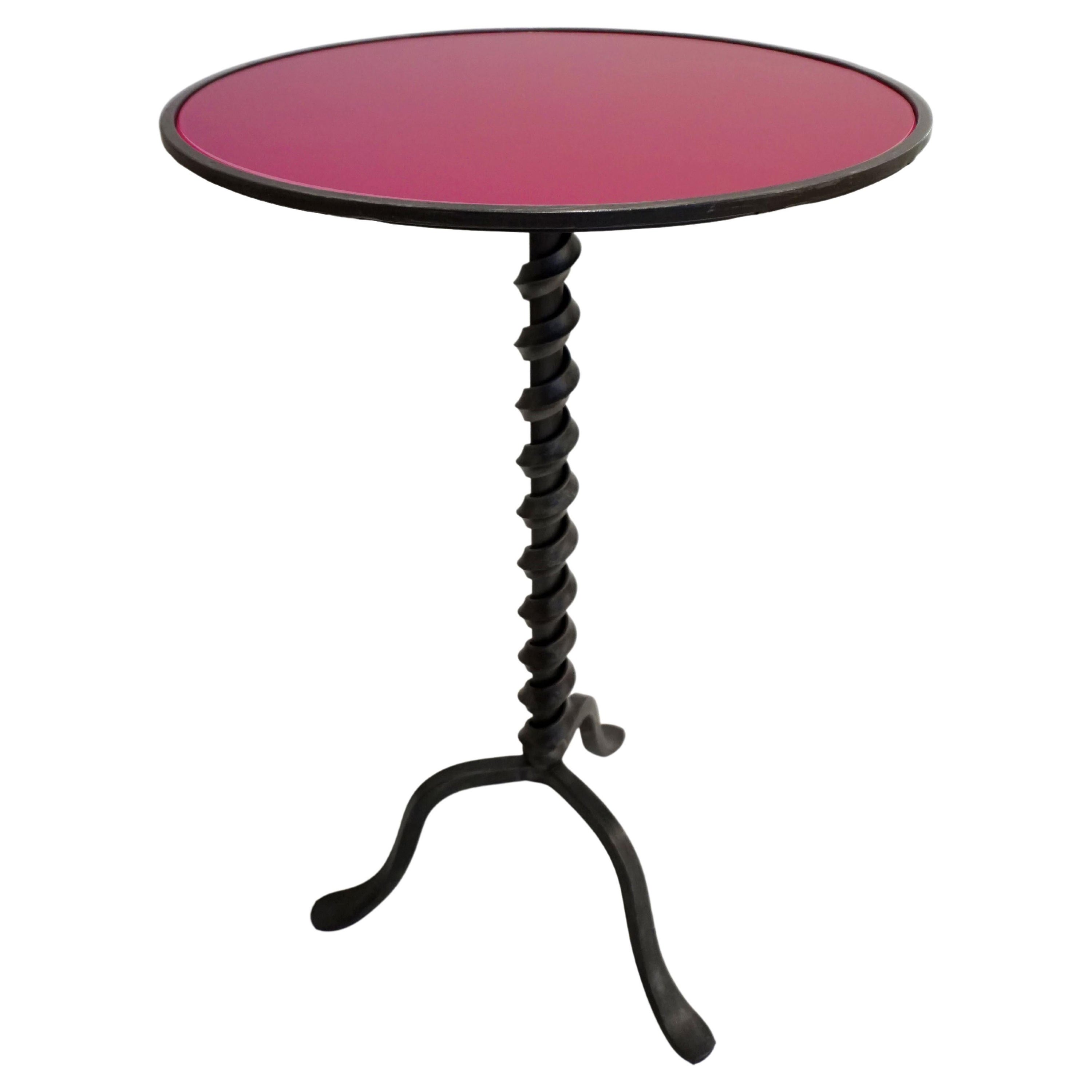 Table basse italienne en fonte torsadée personnalisable couleur verre fuchsia
