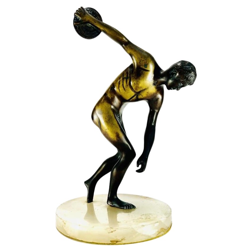 reproduction italienne en bronze de Miron représentant Discobulo avec base en onyx en vente