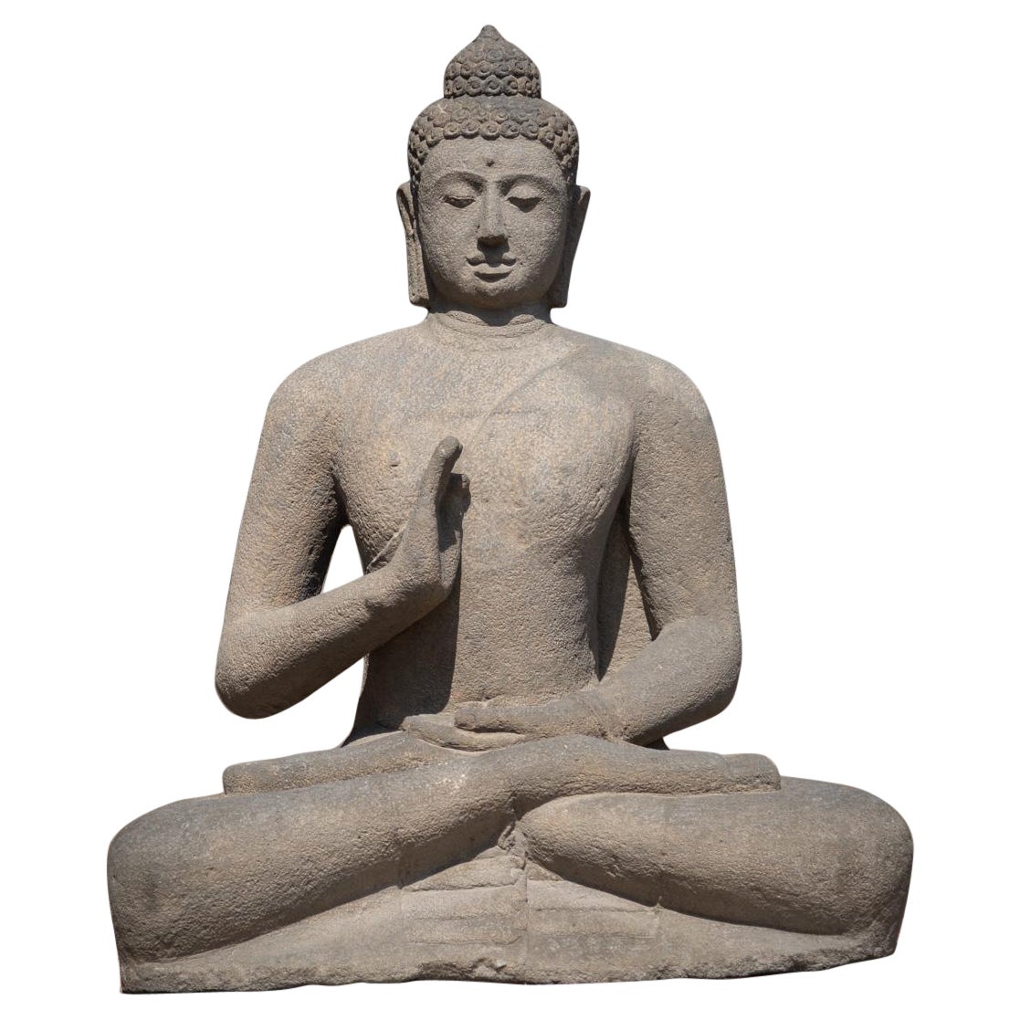 Grande statue de Bouddha en pierre de lave nouvellement fabriquée en Indonésie -  OriginalBuddhas en vente