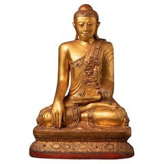 Burmesischer Mandalay-Buddha aus Holz des frühen 20. Jahrhunderts in Bhumisparsha Mudra
