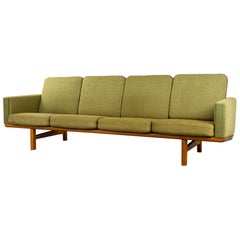 GE-236 Sofa aus Eichenholz von Hans Wegner für Getama