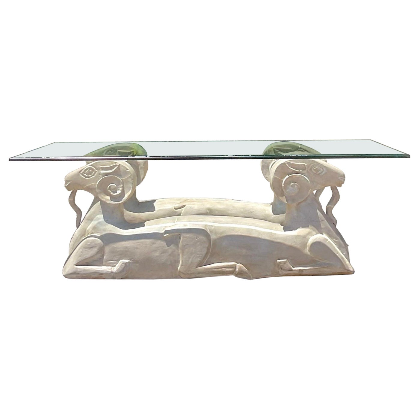 Table basse à double tête de bélier en plâtre, fin du 20e siècle, style boho