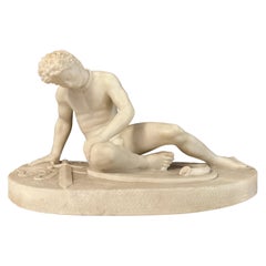 Eine antike Bildhauer-Skulptur des Dying Gaul aus weißem Alabaster 