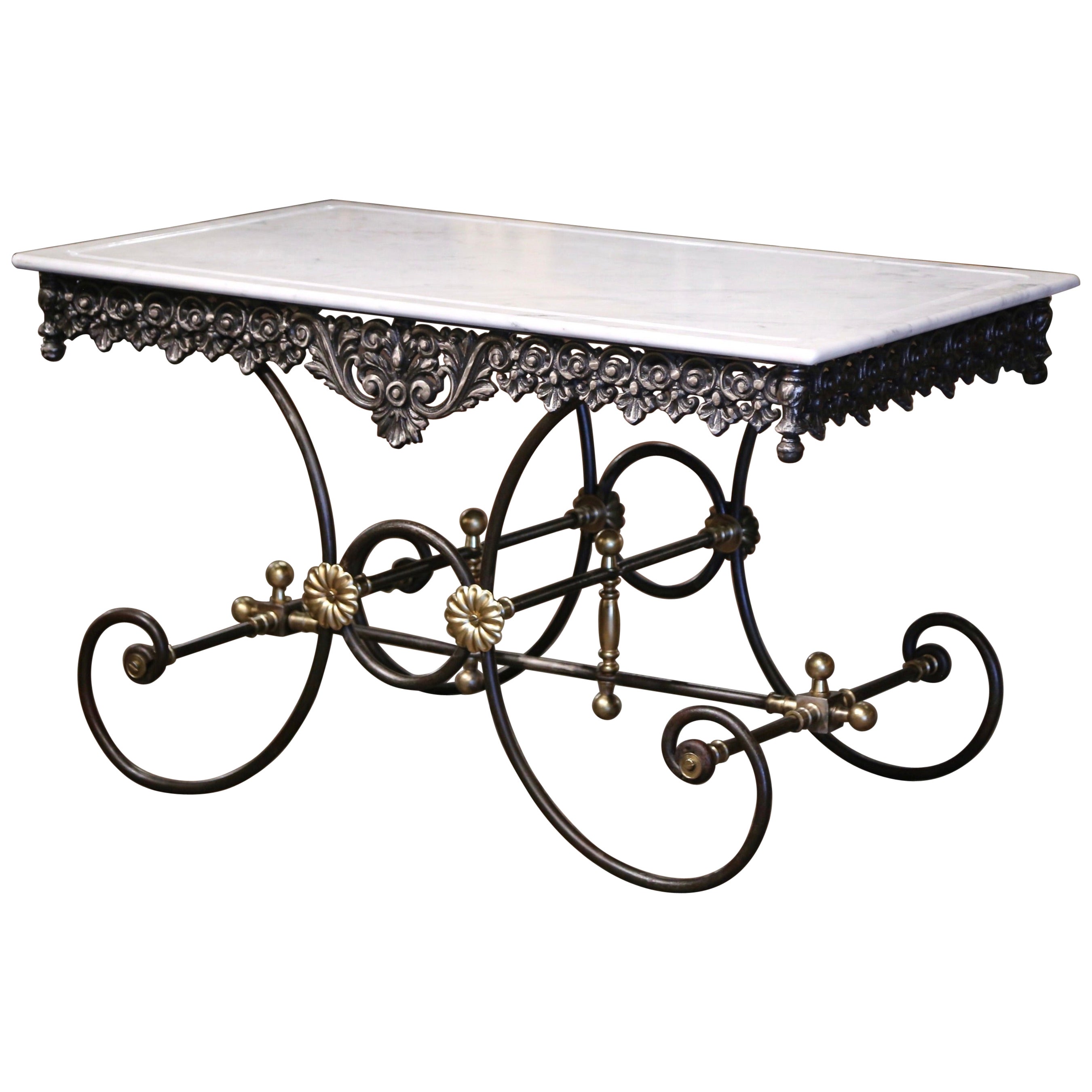 Table à pâtisserie « Table de Boucher » en fer poli avec plateau en marbre français  en vente