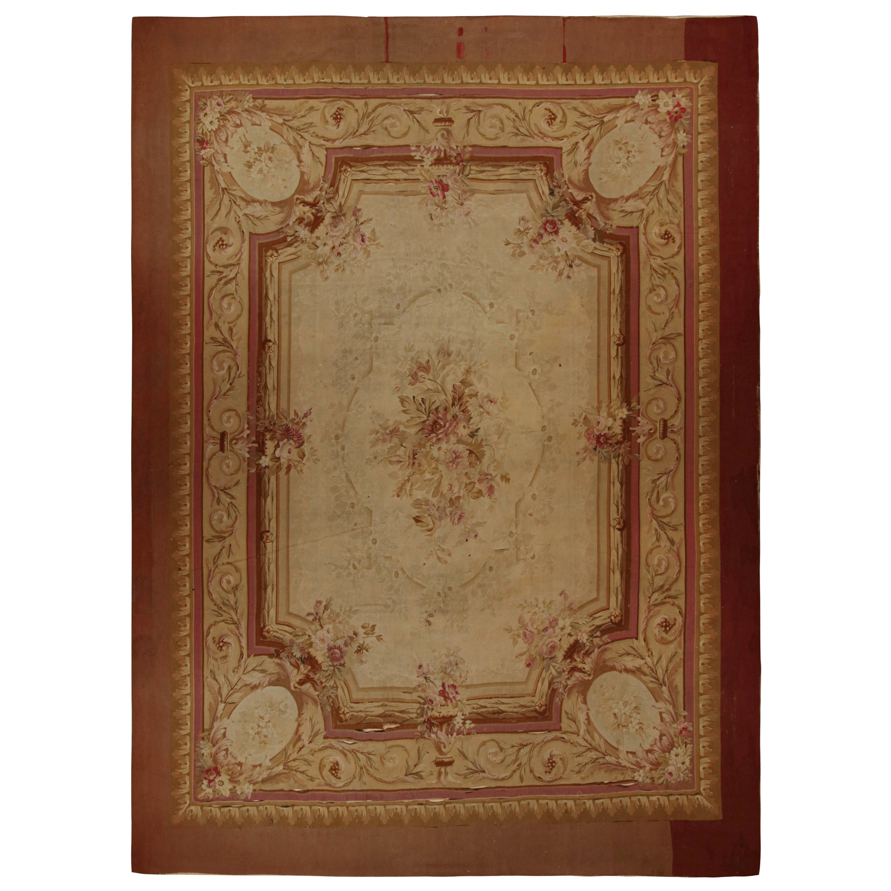 Übergroßer antiker Aubusson-Flachgewebe-Teppich mit floralem Medaillon, von Rug & Kilim