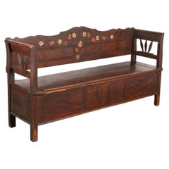 Banc original peint en Brown avec rangement, Hongrie Circa 1900's