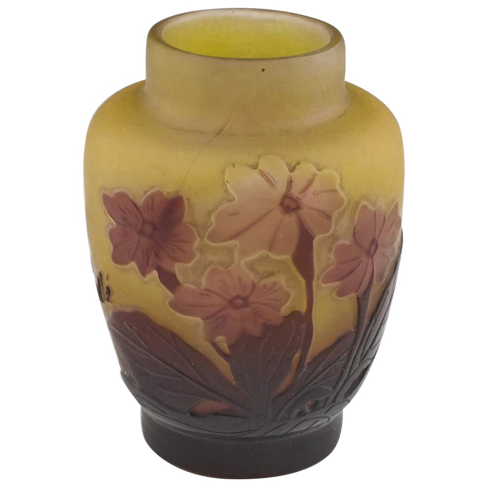 Rare vase en camée miniature de Galle c1920
