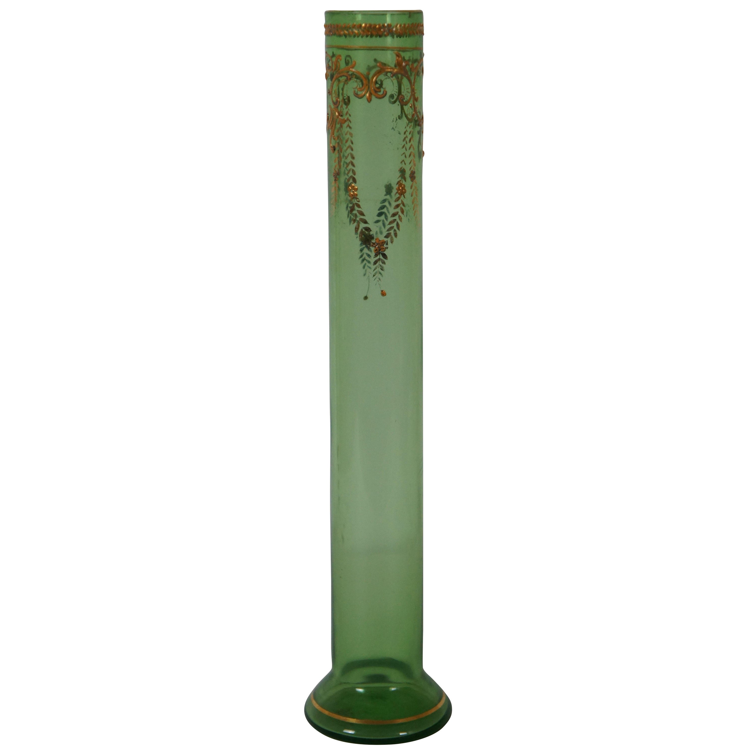 Antiquités Moser Karlsbad Bohemian Enameled Gilt Green Art Glass Bud Vase 10" (Vase à bourgeons en verre doré de Bohème)