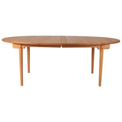 Table de salle à manger moderne danoise en chêne Sollid de Hans Wegner