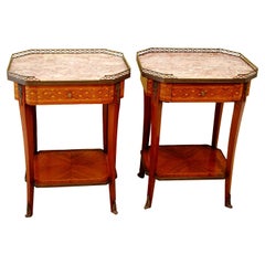 Italian Early 20th Century Pair of  Kingwood Marquetry Marble Top Side Tables