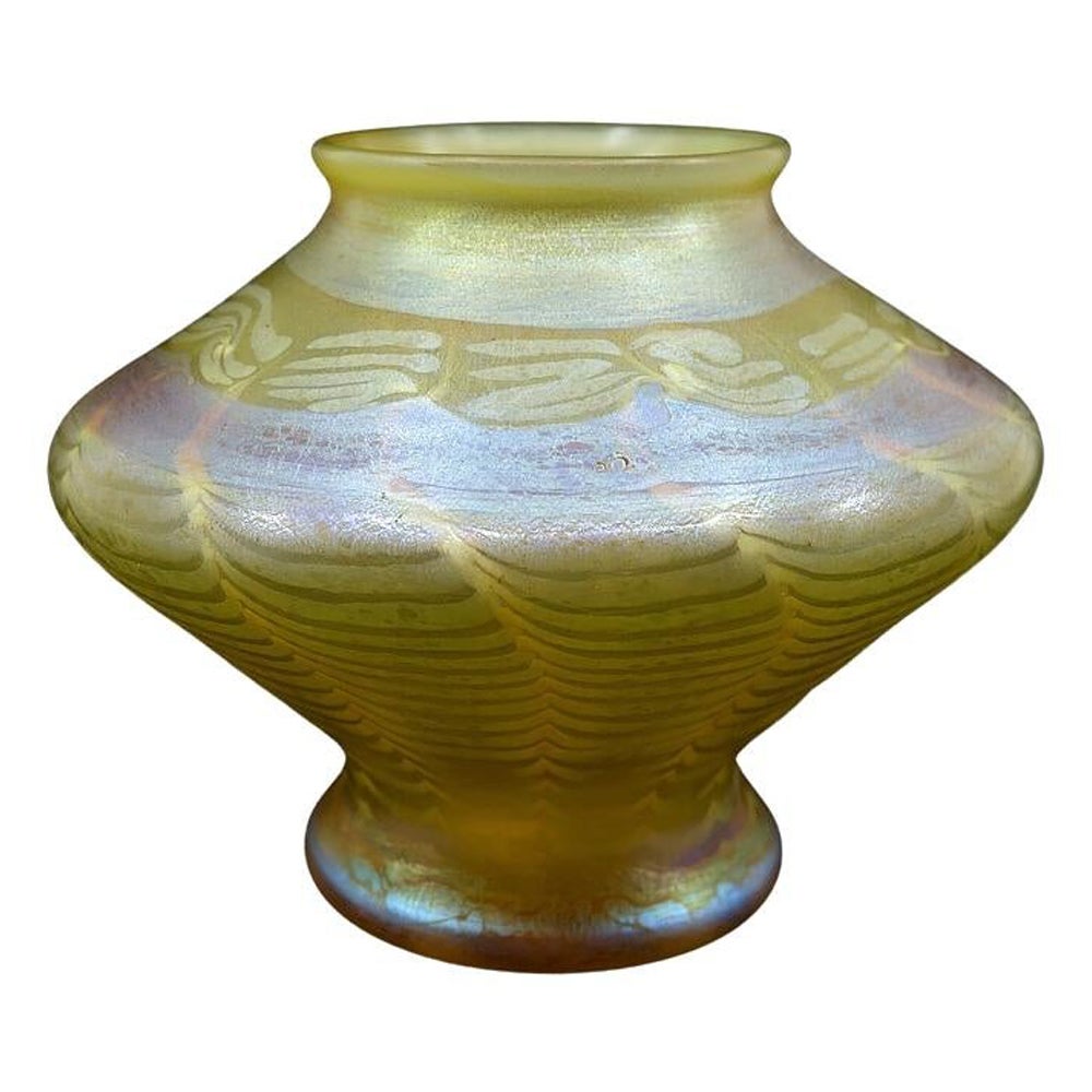 LC Tiffany Web Decorated Feather Art Glass Gold Favrile Cabinet Vase, circa 1894 For Sale