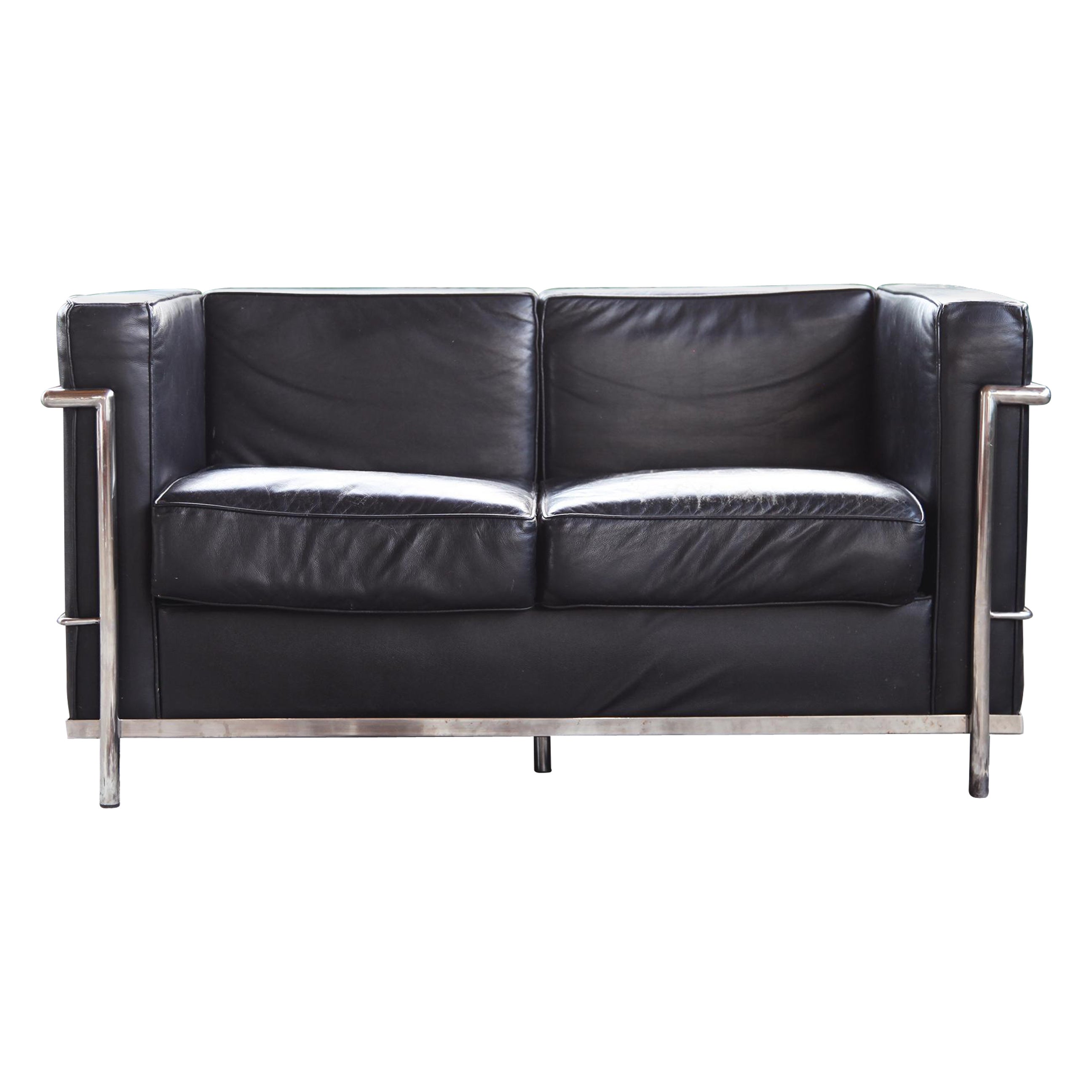 Vintage Le Corbusier Lc2 Style Black Mid Century 2 Seat Chrome Sofa For Sale