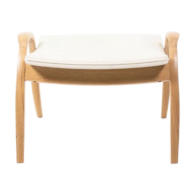 2021 FH430 Signature Footstool by Frits Henningsen for Carl Hansen in Oak For Sale