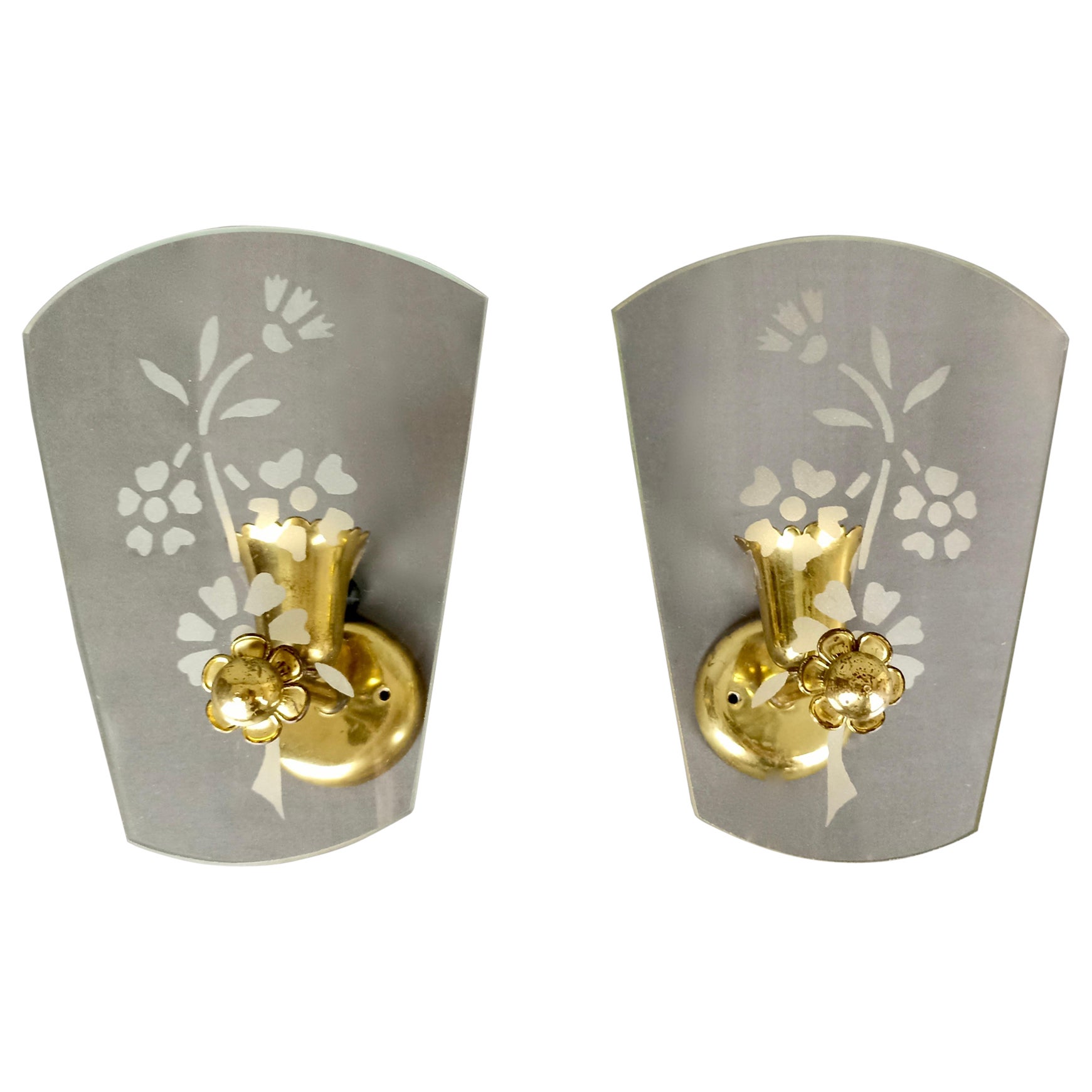 1950s Pietro Chiesa style wall lamps. Brass and decorated lampshades. A pair.