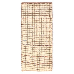 Nazmiyal Collection Vintage Moroccan Rug. Size: 4 ft 8 in x 10 ft 