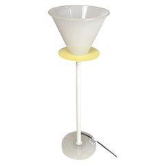 Vintage Italian modern table lamp in Murano glass and whit and yellow metal, 1980s