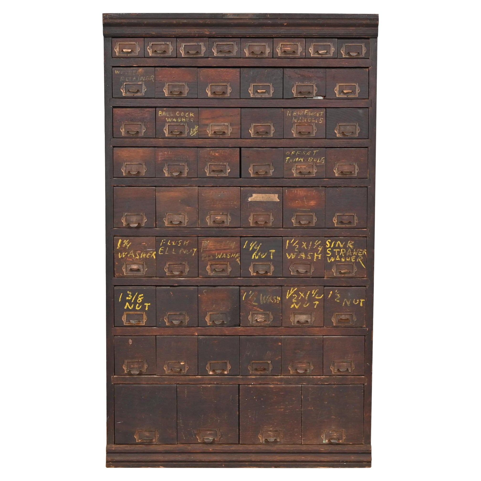 Ancienne armoire à cartes ou meuble de rangement industriel Arts & Crafts à 54 tiroirs en vente