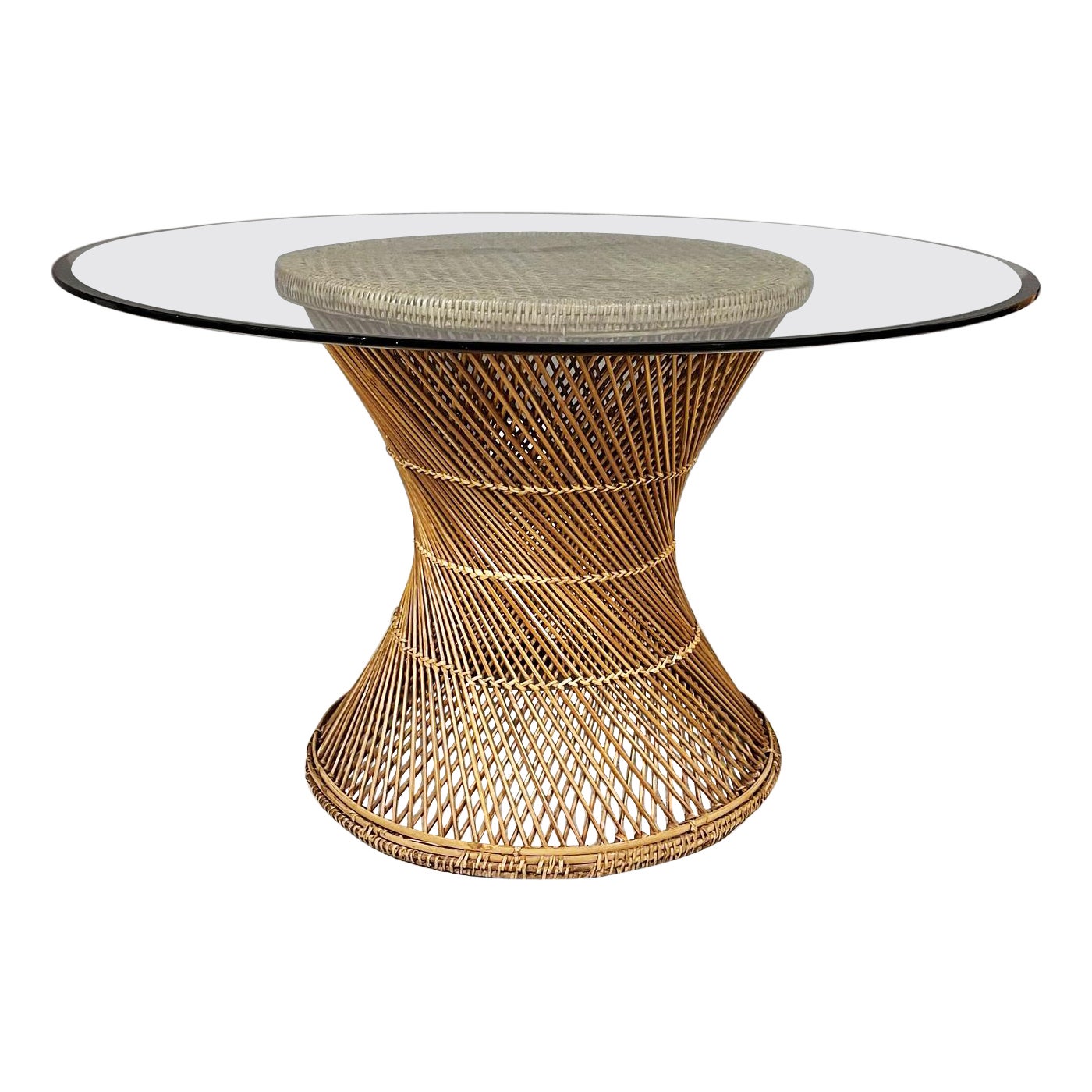 Italienische Mitte des Jahrhunderts Runder Esstisch aus Glas und Rattan, 1960er Jahre im Angebot