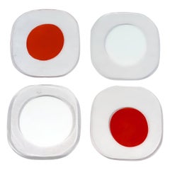 Ensemble de 4 assiettes italiennes Venini à pois rouges et blancs de Pierre Cardin