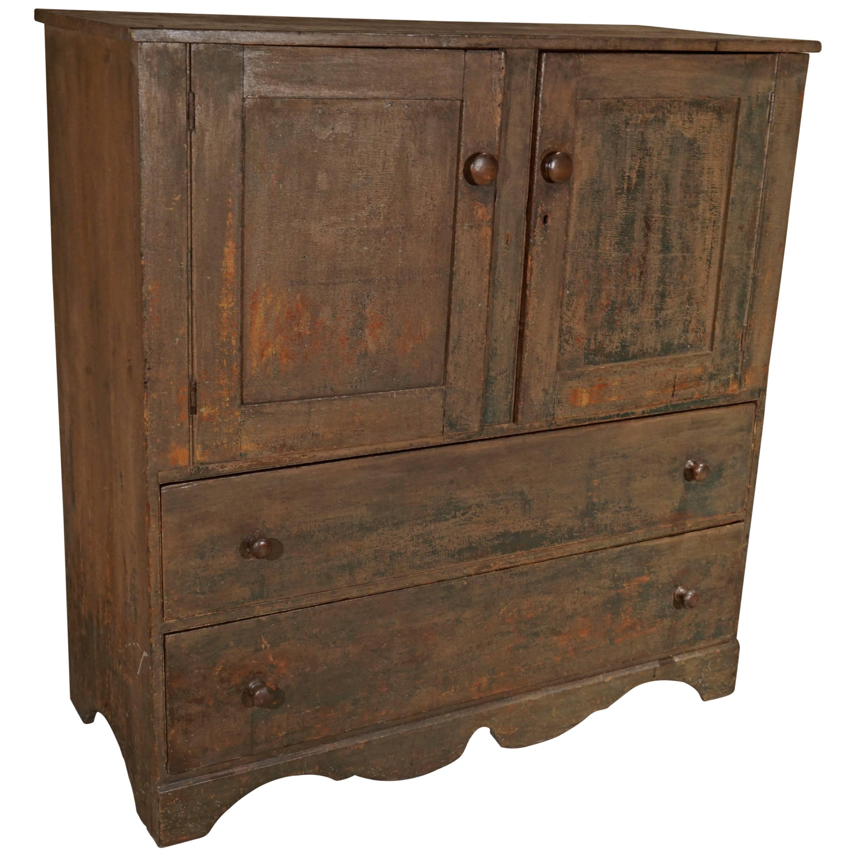 Superb 19th Century American Cupboard in Rustic Paint For Sale