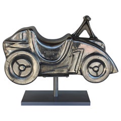 Sculpture en aluminium Hot Rod Motorcycle Playground Toy Sculpture sur Stand