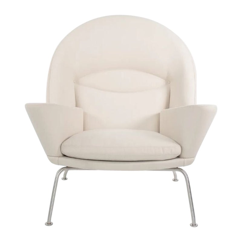 2018 CH468 Oculus Lounge Chair by Hans Wegner for Carl Hansen in Beige Fabric For Sale