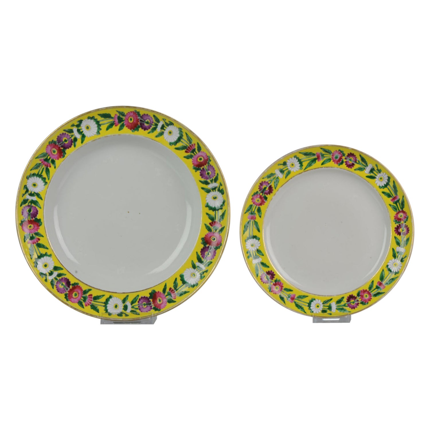 Set of 2 Antique Rare Design Jiaqing Period Famille Jaune Plates, 18/19th Cen For Sale