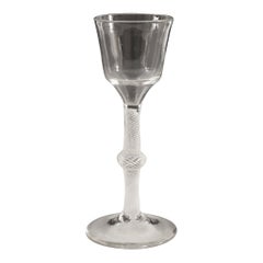 Verre à vin torsadé opaque multi spirales du 18ème siècle, vers 1760