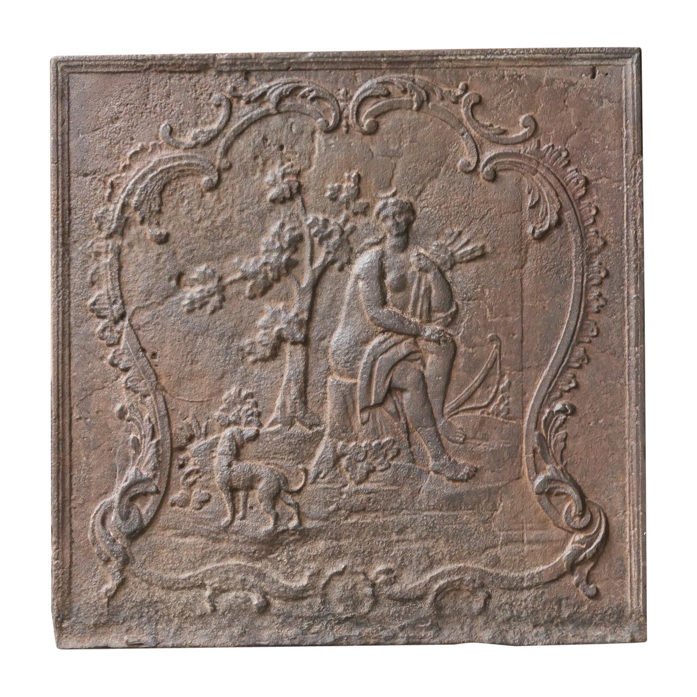 Plaque de cheminée d'époque Louis XV du 18ème siècle avec baignement de Diane