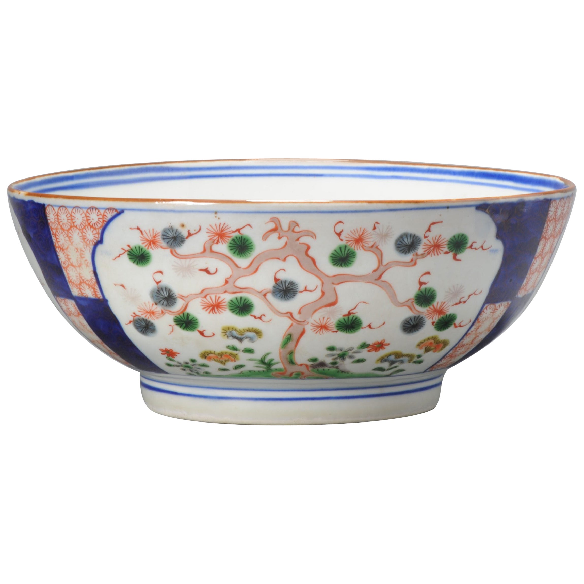 A Beautiful and Large Japanese Porcelain Imari Bowl Japan Antique, 19th Century For Sale