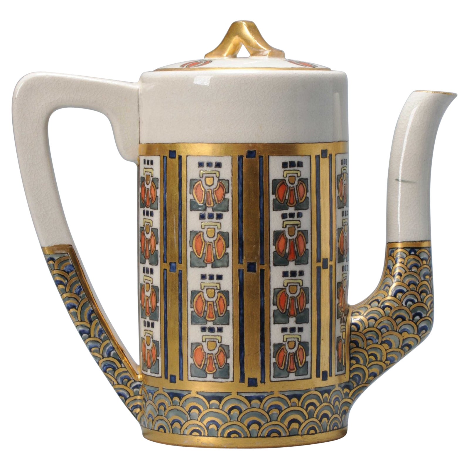 Antique Japanese Satsuma Tea Pot with Art Deco Influence Japan, 20th Century For Sale