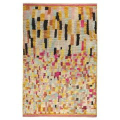 Rug & Kilim's Marokkanischer Teppich in Rosa mit lebhaften polychromen Mustern